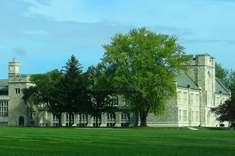 阿尔伯特学院 校园照片 4