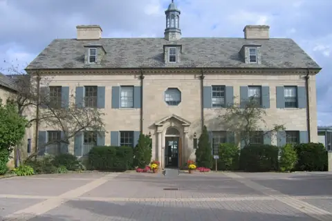 Crescent School 校园照片 2