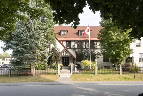 Elmwood School 校园照片 3
