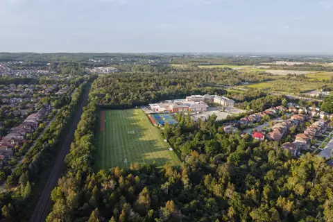Holy Trinity School 校园照片 2