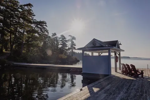 Rosseau Lake College 校园照片 2