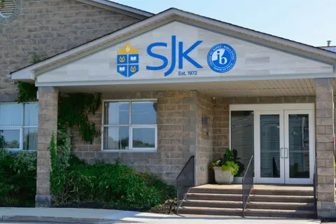 St. John's-Kilmarnock School 校园照片 6